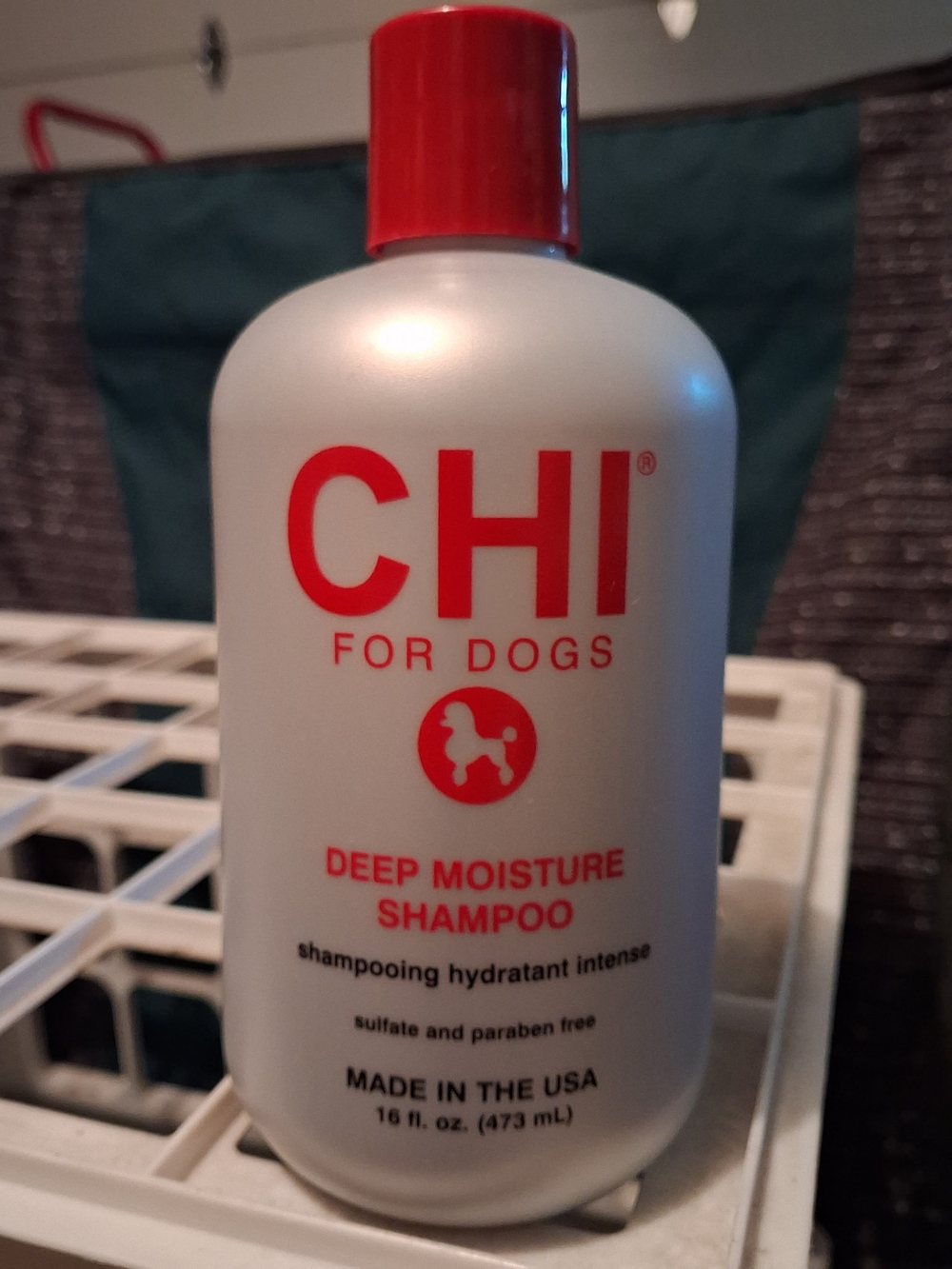 CHI for Dogs Deep Moisture Shampoo - White with Red Cap